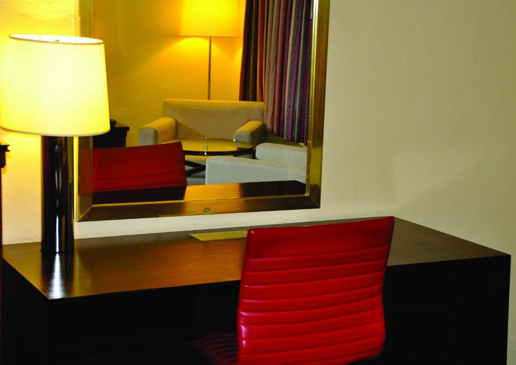 Travelers Inn Manteca - image 3