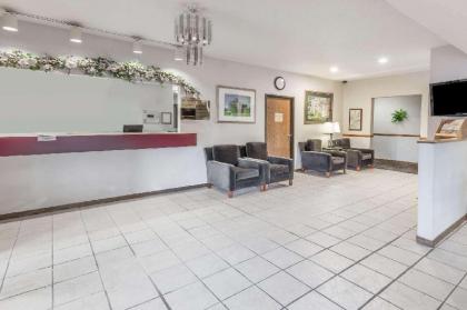 Howard Johnson by Wyndham Manteno - image 2