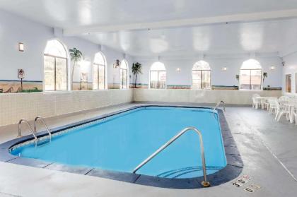 Howard Johnson by Wyndham Manteno - image 3
