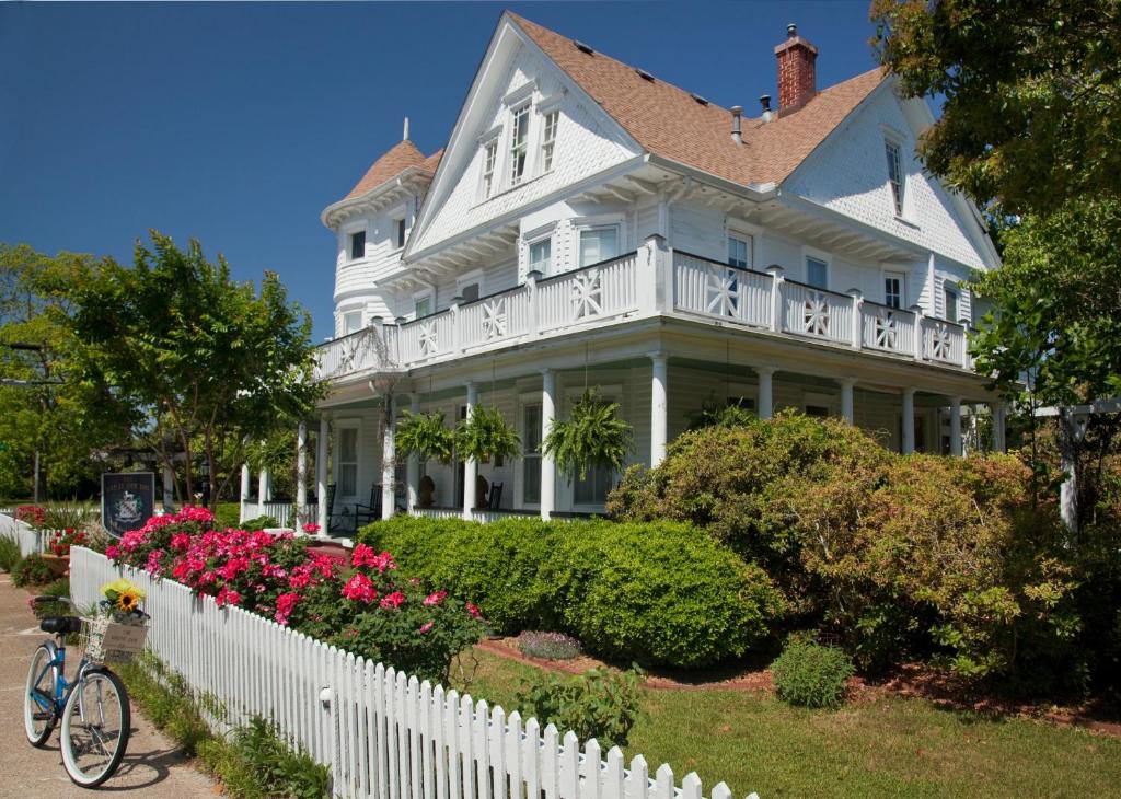White Doe Inn Bed & Breakfast - main image