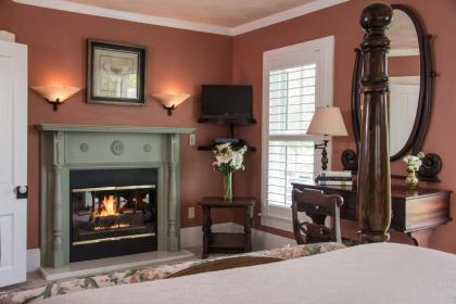 White Doe Inn Bed & Breakfast - image 11