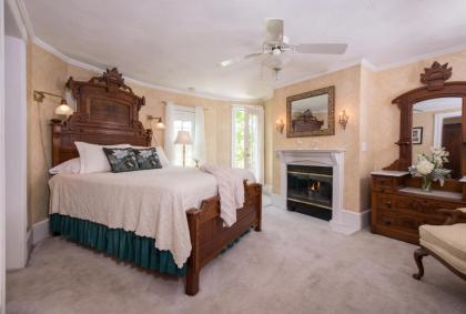 White Doe Inn Bed & Breakfast - image 13