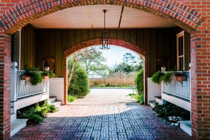 Roanoke Island Inn - image 14
