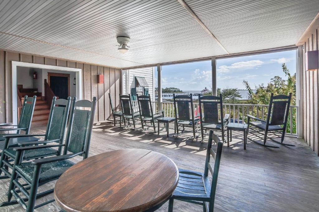 Roanoke Island Inn - image 2