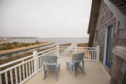 The Burrus House Inn Waterfront Suites - image 11