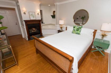 The Burrus House Inn Waterfront Suites - image 15