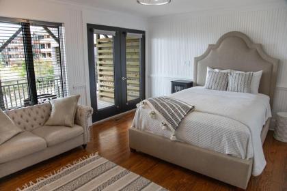 The Burrus House Inn Waterfront Suites - image 5