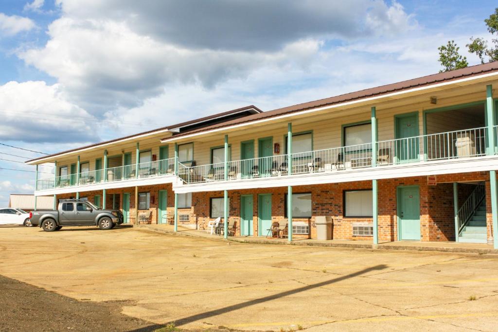 Toledo Town Inn - main image