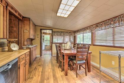 Updated Getaway on Toledo Bend with Pvt Boat Launch! - image 13