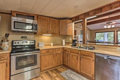 Updated Getaway on Toledo Bend with Pvt Boat Launch! - image 2