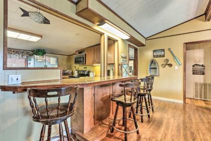 Updated Getaway on Toledo Bend with Pvt Boat Launch! - image 5