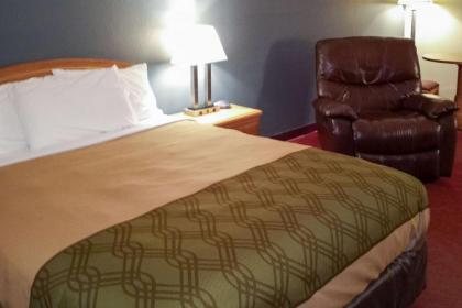 Econo Lodge - image 13