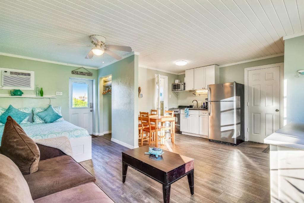 Fishermans Bungalow Hideaway - main image
