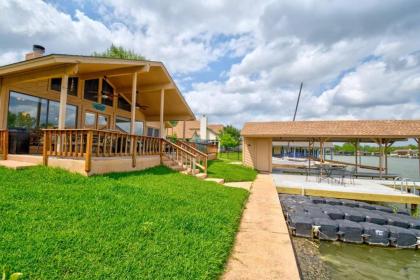 Splash Time! 4BR Lake LBJ Waterfront w/ boat dock