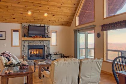 Blue Ridge Mountain Top Cabin - image 15