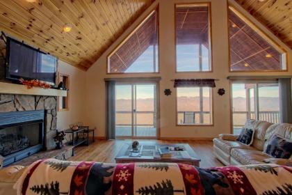 Blue Ridge Mountain Top Cabin - image 4