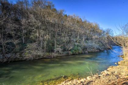 Avalon Woods Riverfront Retreat Walk to Waterfall - image 2