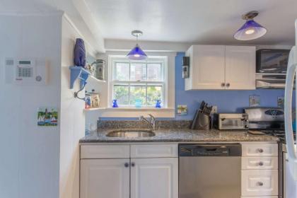 Brackett Cottage - image 9