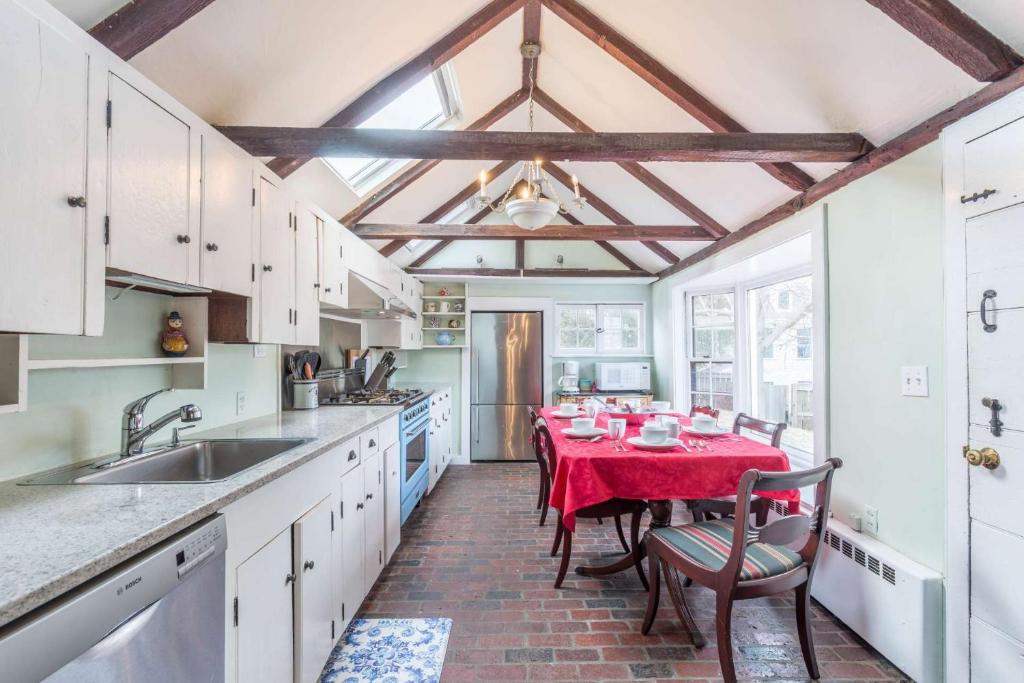 Rockmere Inn - main image