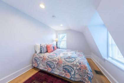 Sweet Retreat - image 5