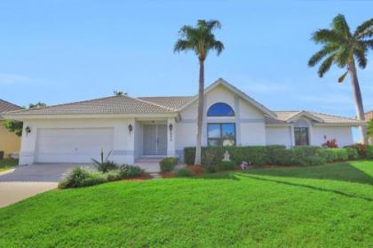 Seahorse Waterfront Pool Home marco Island Florida