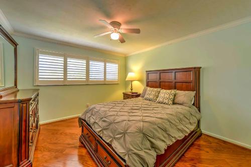 Marco Island Condo with Patio Steps to Beach Access - image 3