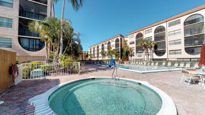 Renovated 2 Story 2 bed 2 bath Cabana Unit w/ On-Site Dolphin Tiki! - image 15