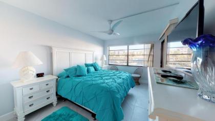 Renovated 2 Story 2 bed 2 bath Cabana Unit w/ On-Site Dolphin Tiki! - image 6