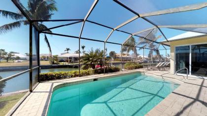 Waterfront 3 Bed Plus Den 3 Bath HomeHeated Pool w Large Screened In Lanai Florida