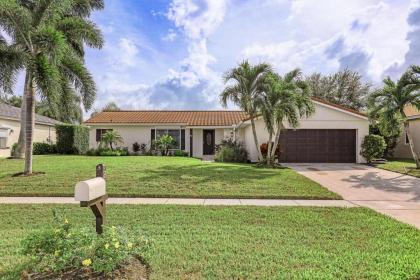 1217 Bluebird Avenue marco Island