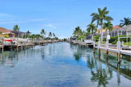 Algonquin Court Pool Home Florida