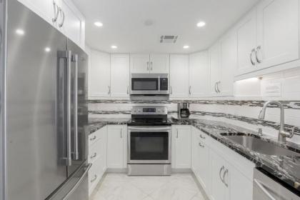 South Seas Tower 4-909 - image 16