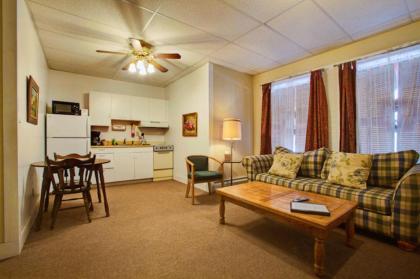 Suites on Main - image 4