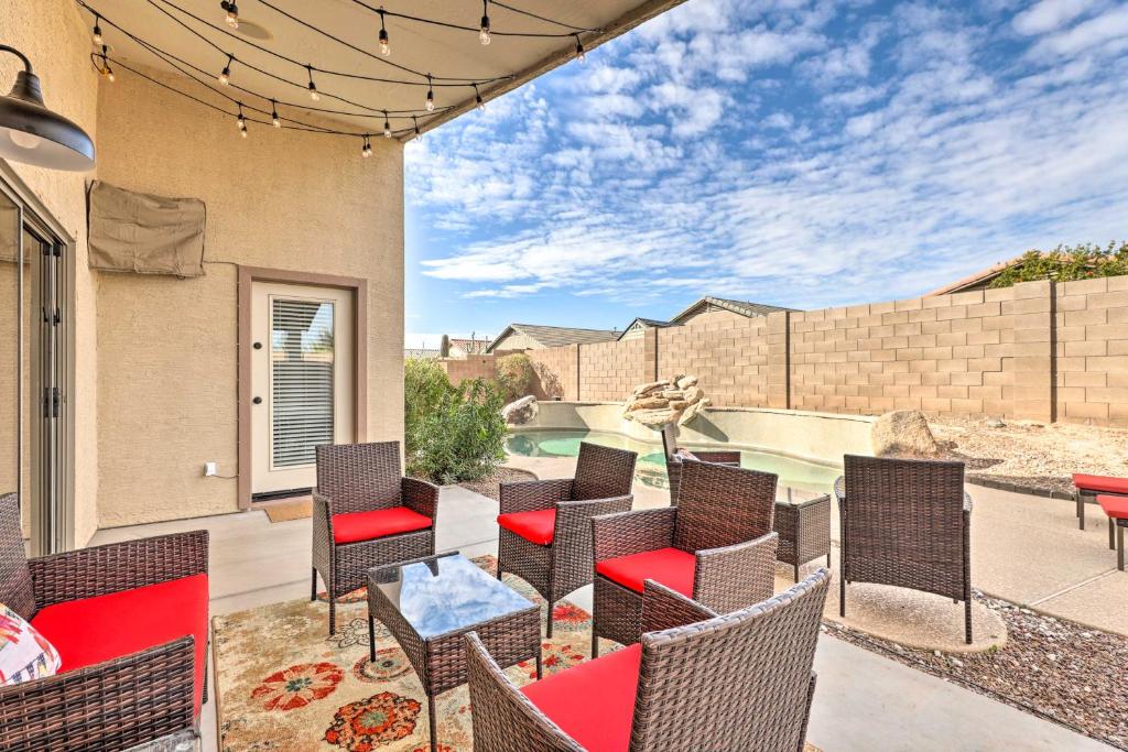 Magnificent Maricopa Home 34 Mi to Phoenix! - image 2