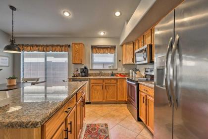 Magnificent Maricopa Home 34 Mi to Phoenix! - image 5
