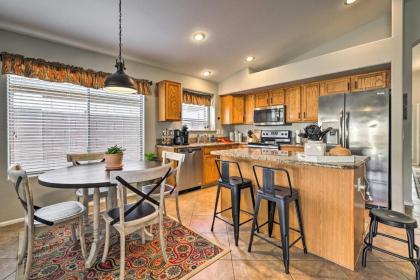 Magnificent Maricopa Home 34 Mi to Phoenix! - image 6