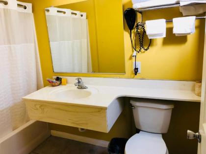 Encore Motel - image 13