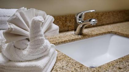 Best Western Marina State Beach - image 4
