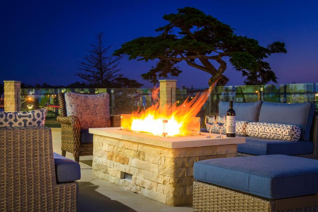 SpringHill Suites by Marriott The Dunes On Monterey Bay - image 2