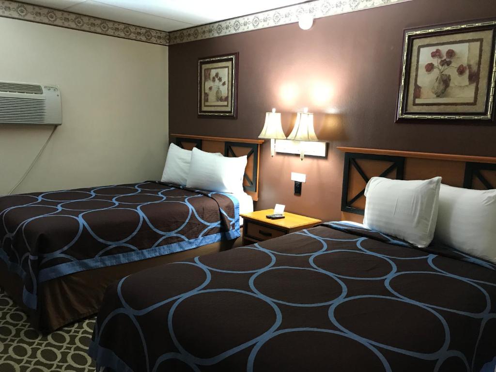 Budget Inn Marinette - main image