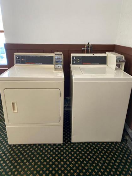 Budget Inn Marinette - image 10