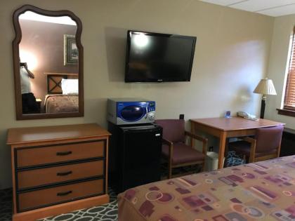 Budget Inn Marinette - image 13
