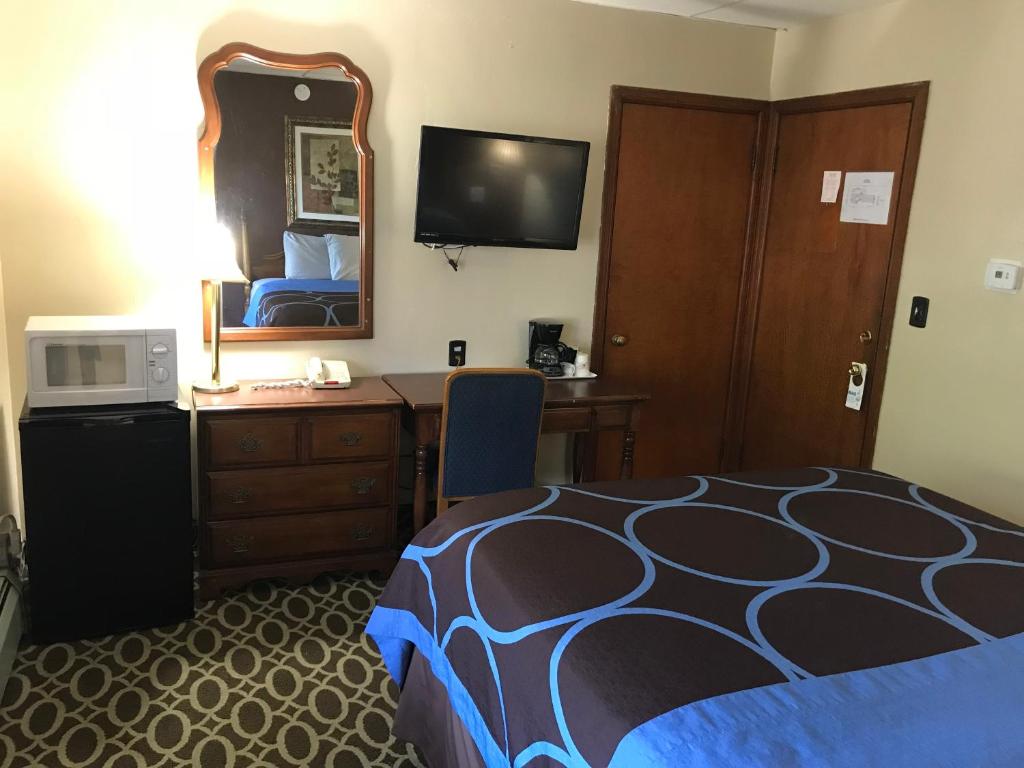 Budget Inn Marinette - image 4