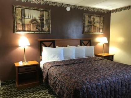 Budget Inn Marinette - image 5