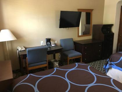 Budget Inn Marinette - image 8