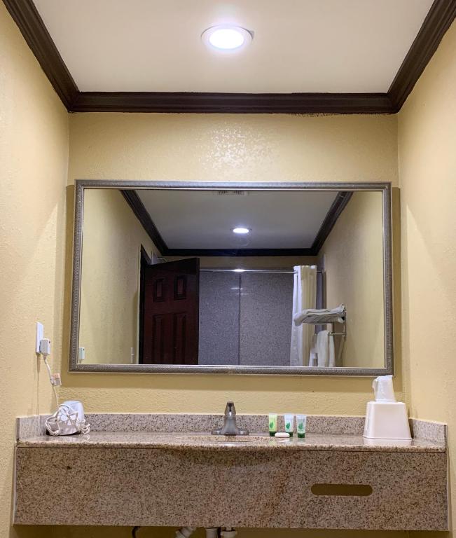 Journey Inn Marion - image 5