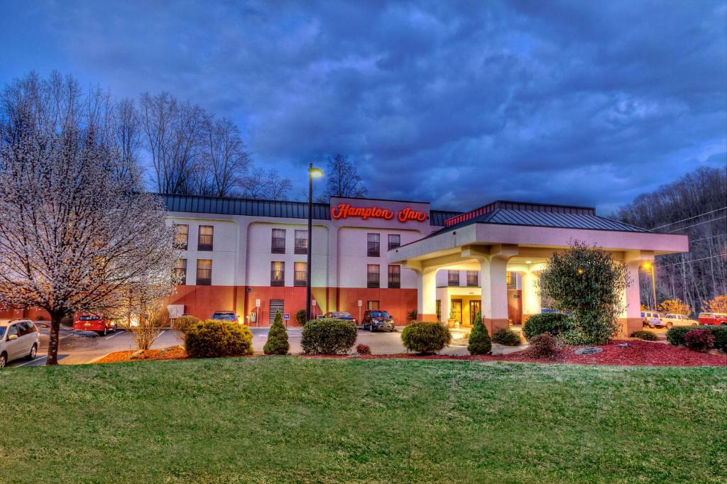Hampton Inn Marion - main image