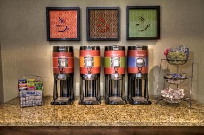 Hampton Inn Marion - image 10