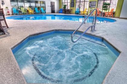 Hampton Inn Marion - image 15
