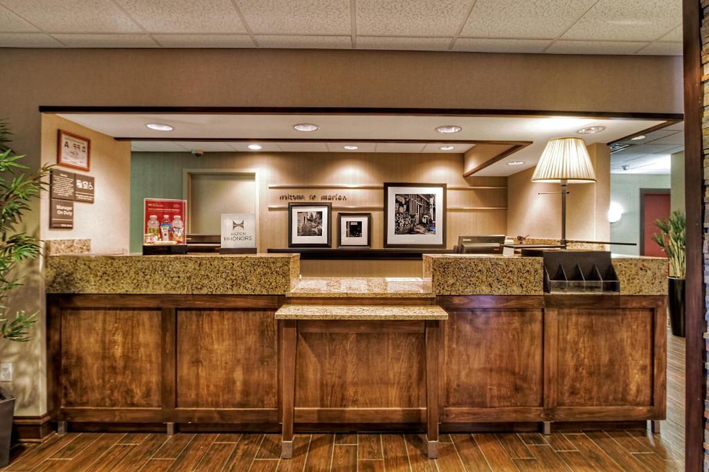 Hampton Inn Marion - image 6